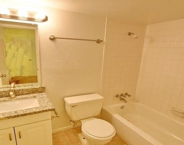 4033 Gilbert Avenue - Photo Thumbnail 13