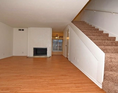 4033 Gilbert Avenue - Photo Thumbnail 5