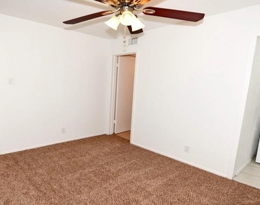 4033 Gilbert Avenue - Photo Thumbnail 9