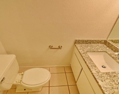 4033 Gilbert Avenue - Photo Thumbnail 6