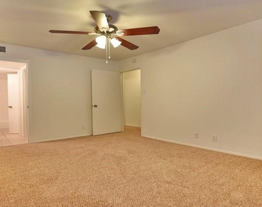 4033 Gilbert Avenue - Photo Thumbnail 7
