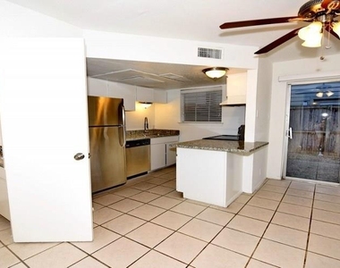 4033 Gilbert Avenue - Photo Thumbnail 2