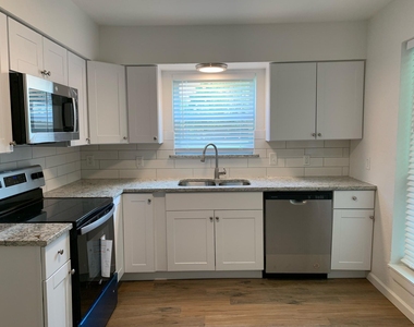 3901 Bois D Arc Street - Photo Thumbnail 2