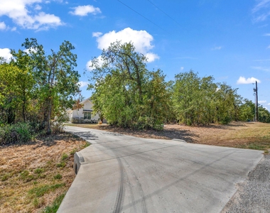 183 Graystone Drive - Photo Thumbnail 7
