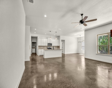 183 Graystone Drive - Photo Thumbnail 16
