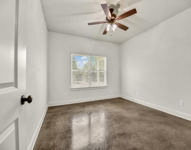 183 Graystone Drive - Photo Thumbnail 28