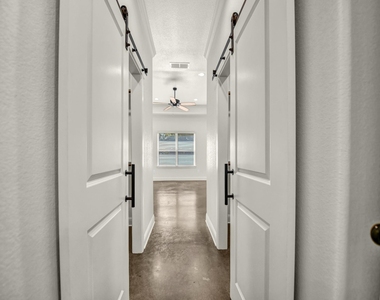183 Graystone Drive - Photo Thumbnail 22