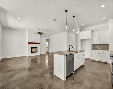 183 Graystone Drive - Photo Thumbnail 17