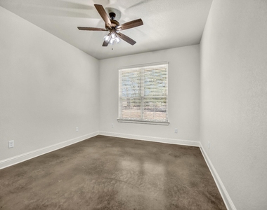 183 Graystone Drive - Photo Thumbnail 25