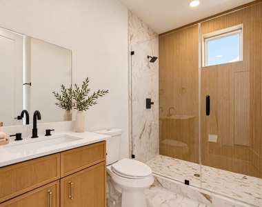 701 N Lancaster Avenue - Photo Thumbnail 14