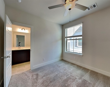 2727 Flowering Peach Lane - Photo Thumbnail 14