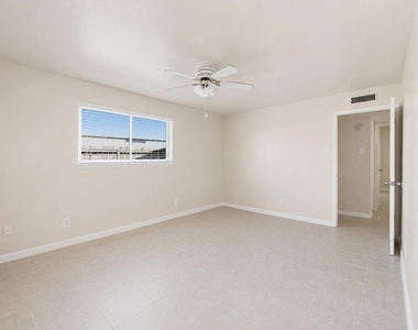 1000 Windy Meadow Drive - Photo Thumbnail 6