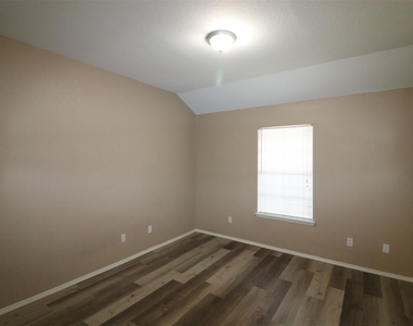 6100 Harwood Crossing Drive - Photo Thumbnail 19