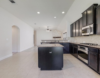 1605 Falconet Court - Photo Thumbnail 23