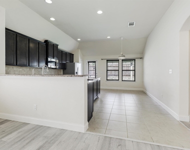 1605 Falconet Court - Photo Thumbnail 15
