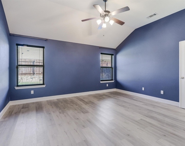 1605 Falconet Court - Photo Thumbnail 25