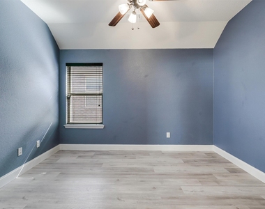 1605 Falconet Court - Photo Thumbnail 6