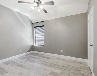 1605 Falconet Court - Photo Thumbnail 8