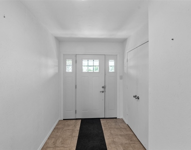 9518 County Road 913 - Photo Thumbnail 4