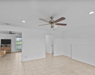 9518 County Road 913 - Photo Thumbnail 6