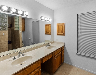9518 County Road 913 - Photo Thumbnail 13