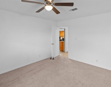 9518 County Road 913 - Photo Thumbnail 14