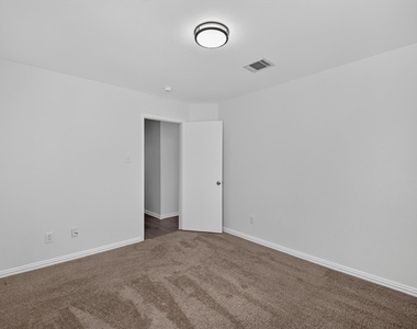 9605 Woodrow Wilson Drive - Photo Thumbnail 16
