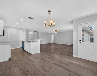 9605 Woodrow Wilson Drive - Photo Thumbnail 11
