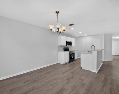9605 Woodrow Wilson Drive - Photo Thumbnail 12