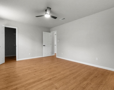 414 Hallmark Drive - Photo Thumbnail 14
