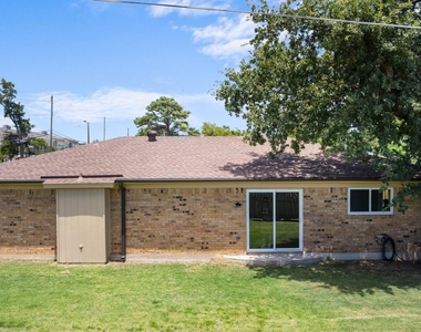 414 Hallmark Drive - Photo Thumbnail 32