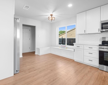 414 Hallmark Drive - Photo Thumbnail 18