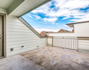 4316 Hartford Street - Photo Thumbnail 10
