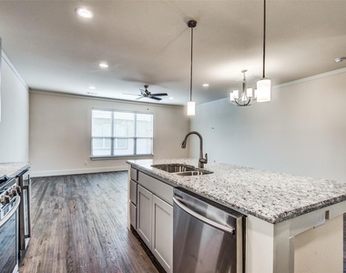 4316 Hartford Street - Photo Thumbnail 2