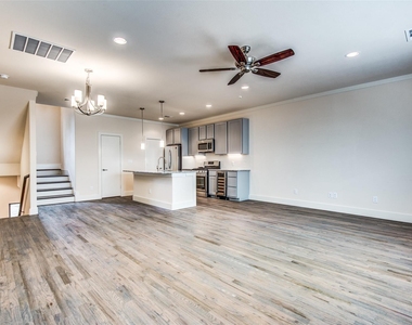4316 Hartford Street - Photo Thumbnail 4