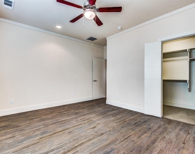 4316 Hartford Street - Photo Thumbnail 5