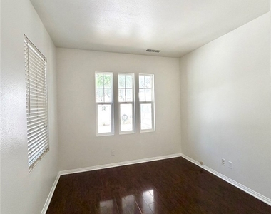 14561 Baylor - Photo Thumbnail 10