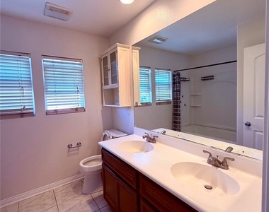 14561 Baylor - Photo Thumbnail 12