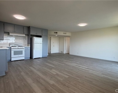 1831 Garvey Avenue - Photo Thumbnail 2