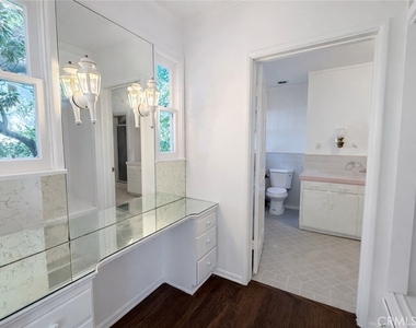 18 Woodland Lane - Photo Thumbnail 10