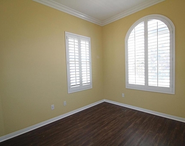 6294 Canary Street - Photo Thumbnail 14