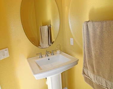 6294 Canary Street - Photo Thumbnail 12