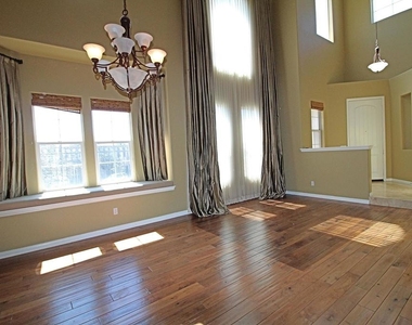 6294 Canary Street - Photo Thumbnail 11