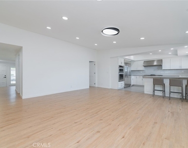27106 Mesaba Drive - Photo Thumbnail 9