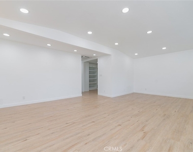 27106 Mesaba Drive - Photo Thumbnail 16