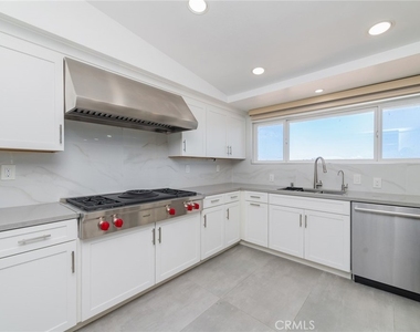 27106 Mesaba Drive - Photo Thumbnail 11