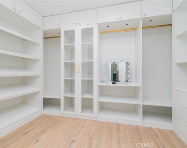 27106 Mesaba Drive - Photo Thumbnail 17