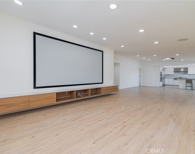 27106 Mesaba Drive - Photo Thumbnail 6