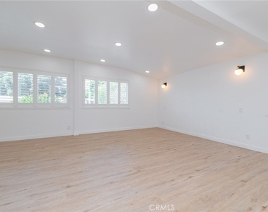 27106 Mesaba Drive - Photo Thumbnail 15