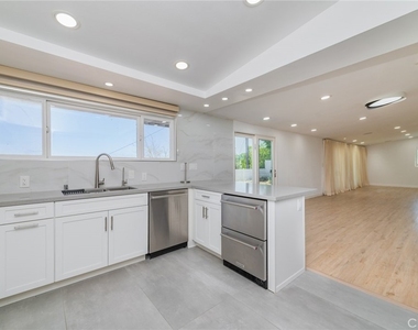 27106 Mesaba Drive - Photo Thumbnail 13